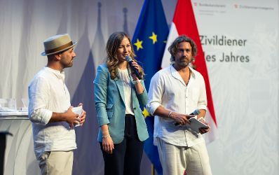 Am 5. September 2024 verlieh Staatssekret&auml;rin Claudia Plakolm (m.) die Auszeichnungen f&uuml;r den Zivildiener des Jahres 2024 im Rahmen einer Festveranstaltung in den Sofiens&auml;le in Wien.