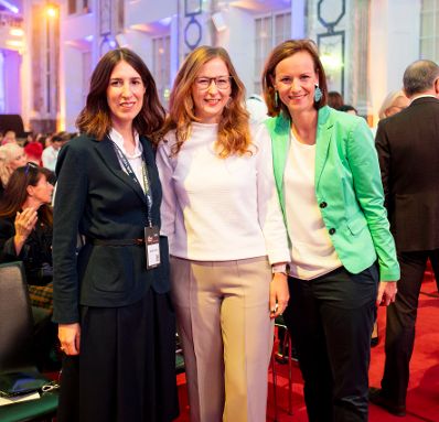 Am 13. September 2024 nahm Staatssekret&auml;rin Claudia Plakom (m.) an der Er&ouml;ffnung des &bdquo;Junge Wirtschaft Summit&ldquo; teil.