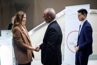 Am 23. Oktober 2024 nahm Staatssekret&auml;rin Claudia Plakolm (l.) am C 3- &ldquo;Business Talk&ldquo; teil.