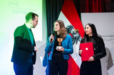 Am 19. November 2024 &uuml;berreichte Staatssekret&auml;rin Claudia Plakolm den &Ouml;sterreichischen Jugendpreis 2024.