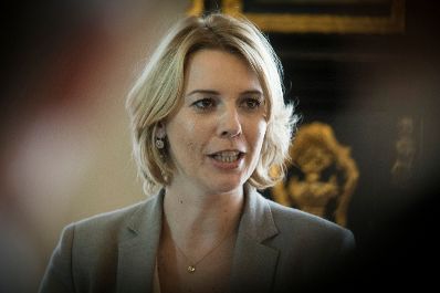 Am 14. Oktober 2014 hielt Staatssekret&auml;rin Sonja Ste&szlig;l (im Bild) die Begr&uuml;&szlig;ungsworte bei dem European Cyber Security Month &ndash; Meeting.