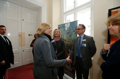 Am 26. Oktober 2014 empfing Staatssekret&auml;rin Sonja Ste&szlig;l im Rahmen des Nationalfeiertages Besucherinnen und Besucher im Bundeskanzleramt.