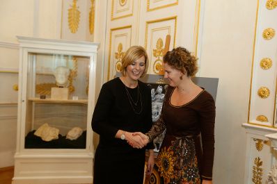 Am 26. Oktober 2014 empfing Staatssekret&auml;rin Sonja Ste&szlig;l im Rahmen des Nationalfeiertages Besucherinnen und Besucher im Bundeskanzleramt.