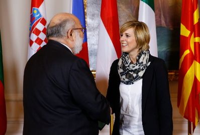 Am 24. November 2014 begr&uuml;&szlig;te Staatssekret&auml;rin Sonja Ste&szlig;l (r.) die Delegationsleiter der Mitgliedstaaten der Zentraleurop&auml;ischen Initiative (ZEI) im Bundeskanzleramt. Im Bild mit dem ZEI-Generalsekret&auml;r Giovanni Caracciolo di Vietri (l.).