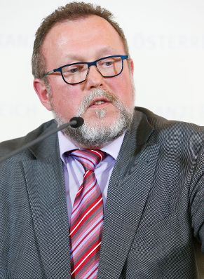 Am 17. M&auml;rz 2015 fand im Bundeskanzleramt die Konstituierung der Cyber Security Plattform statt. Im Bild Franz Hoheiser-Pf&ouml;rtner von Cyber Security Austria.
