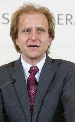 Am 17. M&auml;rz 2015 fand im Bundeskanzleramt die Konstituierung der Cyber Security Plattform statt. Im Bild Herbert Leitold vom Zentrum f&uuml;r sichere Informationstechnologie &ndash; Austria.