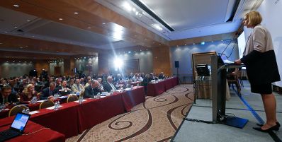 Am 15. Juni 2015 er&ouml;ffnete Staatssekret&auml;rin Sonja Ste&szlig;l (im Bild) die 43. Volkswirtschaftliche Tagung der &Ouml;sterreichischen Nationalbank.