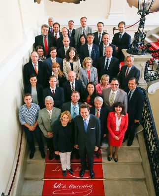 Am 18. Juni 2015 lud Staatssekret&auml;rin Sonja Ste&szlig;l gemeinsam mit Staatssekret&auml;r Harald Mahrer Vertreter und Vertreterinnen der Bundesministerien zur 1. Arbeitssitzung der Koordinierung einer Digitalen Roadmap der Bundesregierung ein.