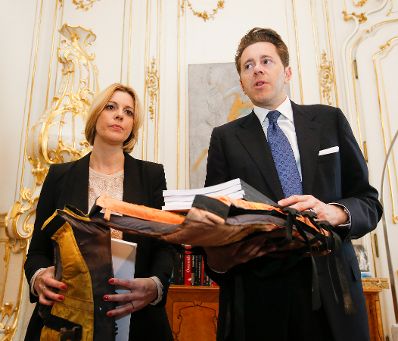 Am 23. Juni 2015 wurde eine Petition von der Caritas an Staatssekret&auml;rin Sonja Ste&szlig;l und Staatssekret&auml;r Harald Mahrer &uuml;bergeben.