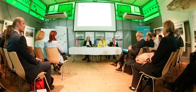 Am 21. September 2015 empfing Staatssekret&auml;rin Sonja Ste&szlig;l die EU-Kommissarin f&uuml;r Regionalpolitik, Corina Crețu anl&auml;sslich des heurigen European Cooperation Day und des 25-j&auml;hrigen Jubil&auml;ums der grenz&uuml;berschreitenden INTERREG-Initiative zu einem Pressegespr&auml;ch in Nussdorf.