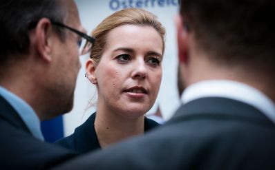 Am 1. Oktober 2015 hielt Staatssekret&auml;rin Sonja Ste&szlig;l (im Bild) das Er&ouml;ffnungsreferat bei der Auftaktveranstaltung EFRE-Programm &quot;Investitionen in Wachstum und Besch&auml;ftigung &Ouml;sterreich 2014 bis 2020&quot;.