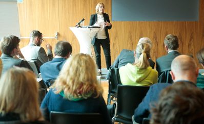 Am 22. Oktober 2015 referierte Staatssekret&auml;rin Sonja Ste&szlig;l &uuml;ber &quot;Die Beziehung zwischen Politik und dem Dritten Sektor in &Ouml;sterreich&quot; bei der Ersten Dachverbandskonferenz des Dritten Sektors (Bundes- und Dachverb&auml;nde gemeinn&uuml;tziger Organisationen).