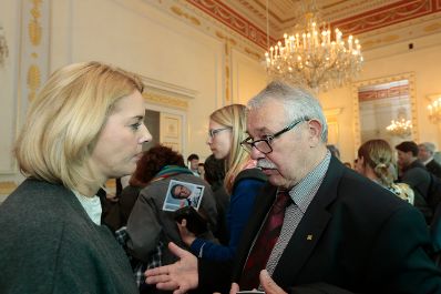 Am 26. Oktober 2015 empfing Staatssekret&auml;rin Sonja Ste&szlig;l im Rahmen des Nationalfeiertages Besucherinnen und Besucher im Bundeskanzleramt.