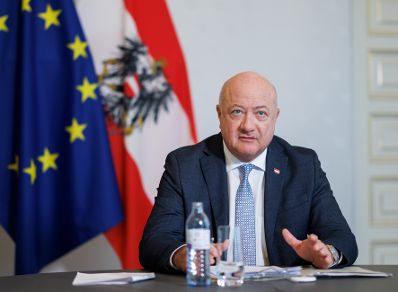 Am 28. M&auml;rz 2025 nahm Bundeskanzler Christian Stocker (im Bild) an einer Videokonferenz mit dem ukrainischen Ministerpr&auml;sidenten, Denys Schmyhal, teil.