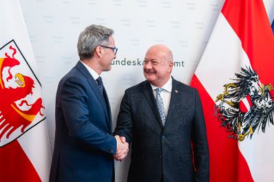 Am 28. M&auml;rz 2025 empfing Bundeskanzler Christian Stocker (r.) den Landeshauptmann von S&uuml;dtirol, Arno Kompatscher (l.), zu einem Arbeitsgespr&auml;ch.