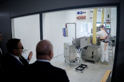 Am 4. April 2025 besuchte Bundeskanzler Christian Stocker im Rahmen seines Bundesl&auml;ndertags in der Steiermark das RCPE-Forschungszentrum.