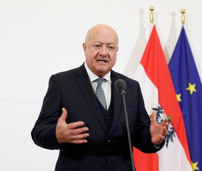 Am 8. April 2025 fand im Bundeskanzleramt die Klausurtagung der Bundesregierung statt. Im Bild Bundeskanzler Christian Stocker beim Doorstep.