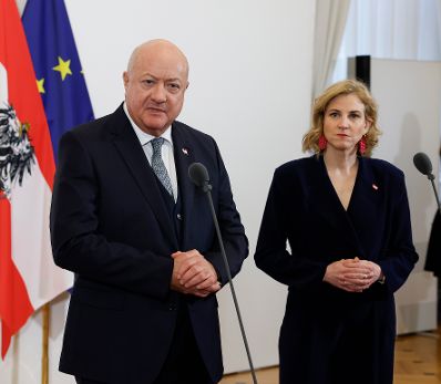 Am 8. April 2025 fand im Bundeskanzleramt die Klausurtagung der Bundesregierung statt. Im Bild Bundeskanzler Christian Stocker (l.) und Bundesministerin Beate Meinl-Reisinger (r.) beim Doorstep.