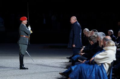 Am 15. Mai 2025 fand der Staatsakt &bdquo;70 Jahre Unterzeichnung des &Ouml;sterreichischen Staatsvertrages&ldquo; vor dem Oberen Belvedere statt. Im Bild Bundeskanzler Christian Stocker (m.r.).