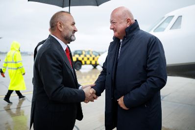 Am 16. Mai 2025 reiste Bundeskanzler Christian Stocker (r.) zu einem Arbeitsbesuch nach Albanien. Im Bild mit dem albanischen Minister f&uuml;r Wirtschaft und Kultur, Blendi Gonxhja (l.).
