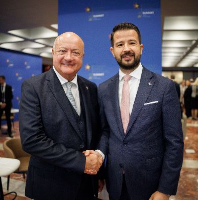 Am 16. Mai 2025 reiste Bundeskanzler Christian Stocker (l.) zu einem Arbeitsbesuch nach Albanien. Im Bild beim Gipfeltreffen der Europ&auml;ischen Politischen Gemeinschaft (EPG).