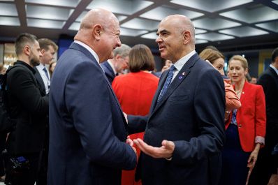 Am 16. Mai 2025 reiste Bundeskanzler Christian Stocker (m.l.) zu einem Arbeitsbesuch nach Albanien. Im Bild beim Gipfeltreffen der Europ&auml;ischen Politischen Gemeinschaft (EPG).