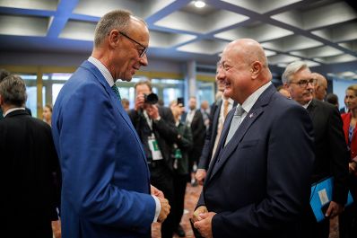 Am 16. Mai 2025 reiste Bundeskanzler Christian Stocker (m.r.) zu einem Arbeitsbesuch nach Albanien. Im Bild mit dem dem Bundeskanzler der Bundesrepublik Deutschland, Friedrich Merz (m.l.), beim Gipfeltreffen der Europ&auml;ischen Politischen Gemeinschaft (EPG).