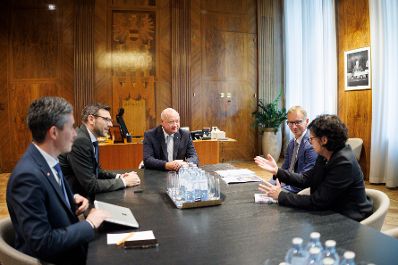 Am 20. Mai 2025 empfing Bundeskanzler Christian Stocker Gaby Tamandl, Gunther Reimoser und Christoph Harreither zu einem Gespr&auml;ch.