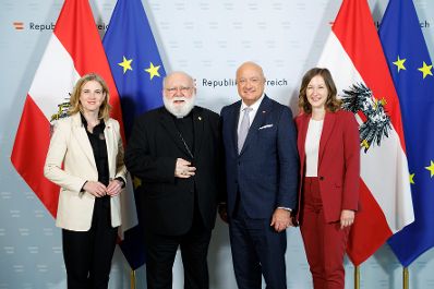 Am 3. Juni 2025 empfingen Bundeskanzler Christian Stocker, Bundesministerin Beate Meinl-Reisinger und Bundesministerin Claudia Plakolm den Diplomatischen Corps und VertreterInnen von Internationalen Organisationen im Bundeskanzleramt.