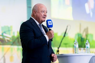 Am 4. Juni 2025 besuchte Bundeskanzler Christian Stocker (im Bild) das Sommerfest der Industriellenvereinigung Wien im Wiener Rathaus.