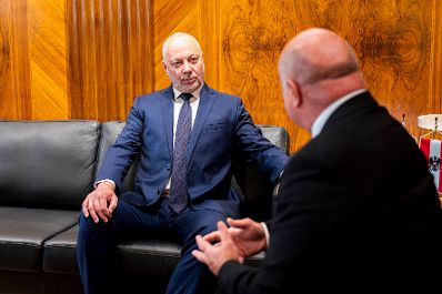 Am 12. Juni 2025 empfing Bundeskanzler Christian Stocker (r.) den Ministerpr&auml;sidenten von Bulgarien, Rosen Zhelyazkov (l.).
