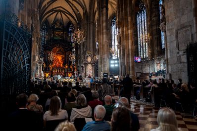 Am 12. Juni 2025 nahm Bundeskanzler Christian Stocker am Trauer- und Gedenkgottesdienst im Stephansdom teil.