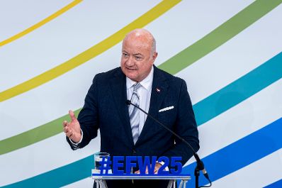 Am 13. Juni 2025 nahm Bundeskanzler Christian Stocker (im Bild) am Europa-Forum Wachau teil.