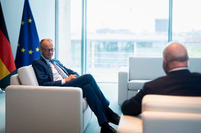 Am 27. Juni 2025 reiste Bundeskanzler Christian Stocker (r.) zu einem Arbeitsbesuch nach Berlin. Im Bild bei einem Arbeitsgespr&auml;ch mit dem Bundeskanzler von der Bundesrepublik Deutschland Friedrich Merz (l.).