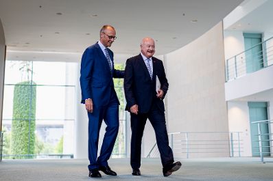 Am 27. Juni 2025 reiste Bundeskanzler Christian Stocker (r.) zu einem Arbeitsbesuch nach Berlin. Im Bild mit dem Bundeskanzler von der Bundesrepublik Deutschland Friedrich Merz (l.).