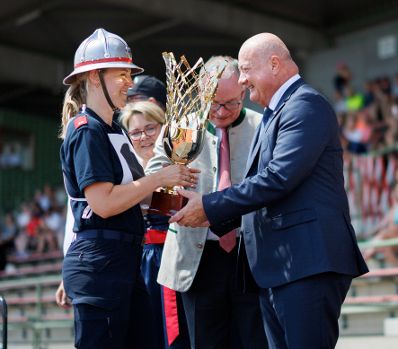 Am 29. Juni 2025 nahm Bundeskanzler Christian Stocker an der Siegerehrung des 73. N&Ouml; Landesfeuerwehrleistungsbewerb teil.
