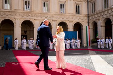 Am 15. Juli 2025 reiste Bundeskanzler Christian Stocker (l.) zu einem Arbeitsbesuch nach Rom. Im Bild mit der Premierministerin von Italien Giorgia Meloni (r.).