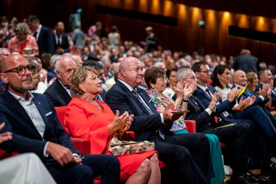 Am 16. Juli 2025 besuchte Bundeskanzler Christian Stocker (im Bild) die Er&ouml;ffnung der 79. Bregenzer Festspiele.