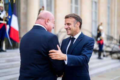 Am 18. Juli 2025 reiste Bundeskanzler Christian Stocker (l.) zu einem Arbeitsbesuch nach Paris. Im Bild mit dem Pr&auml;sidenten von Frankreich, Emmanuel Macron (r.).