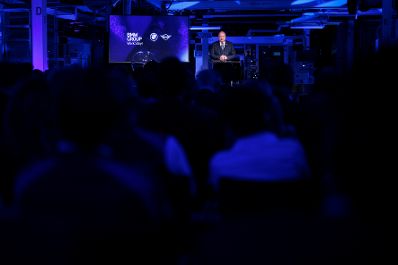 Am 1. August 2025 besuchte Bundeskanzler Christian Stocker (im Bild) im Rahmen seines Bundesl&auml;ndertages das BMW Group Werk Steyr in Ober&ouml;sterreich.