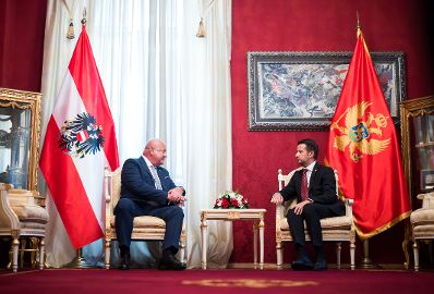 Am 11. August 2025 reiste Bundeskanzler Christian Stocker (l.) zu einem Arbeitsbesuch nach Montenegro. Im Bild mit dem Pr&auml;sidenten von Montenegro Jakov Milatović (r.).