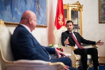 Am 11. August 2025 reiste Bundeskanzler Christian Stocker (l.) zu einem Arbeitsbesuch nach Montenegro. Im Bild mit dem Pr&auml;sidenten von Montenegro Jakov Milatović (r.).