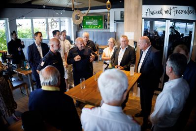 Am 19. August 2025 besuchte Bundeskanzler Christian Stocker (im Bild) die Gemeinde Lanzenkirchen.