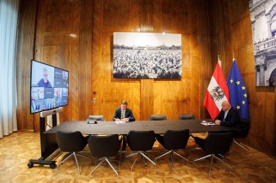 Am 19. August 2025 nahm Bundeskanzler Christian Stocker (r.) an der Videokonferenz der EU Staats- und Regierungschefs teil.
