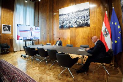 Am 19. August 2025 nahm Bundeskanzler Christian Stocker (r.) an der Videokonferenz der EU Staats- und Regierungschefs teil.