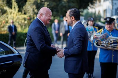 Am 21. August 2025 reiste Bundeskanzler Christian Stocker (m.l.) zu einem mehrt&auml;gigen Arbeitsbesuch nach Zypern. Im Bild mit dem Pr&auml;sidenten von Zypern, Nikos Christodoulidis (m.r.).