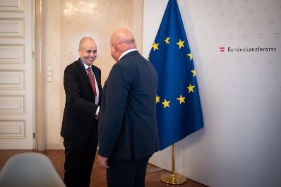 Am 3. September 2025 empfing Bundeskanzler Christian Stocker (r.) den Direktor am Institut f&uuml;r H&ouml;here Studien Holger Bonin (l.) zu einem Arbeitsgespr&auml;ch.