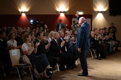 Am 4. September 2025 besuchte Bundeskanzler Christian Stocker die Rieder Messe.