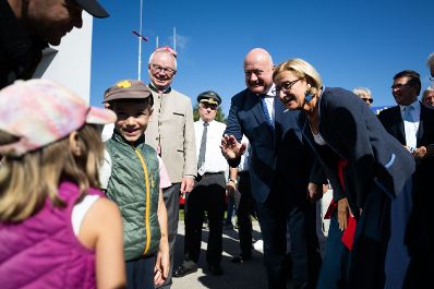 Am 6. September 2025 nahm Bundeskanzler Christian Stocker (l.) an der Veranstaltung KAT25 teil. Im Bild mit der Landeshauptfrau von Nieder&ouml;sterreich Johanna Mikl-Leitner (r.).
