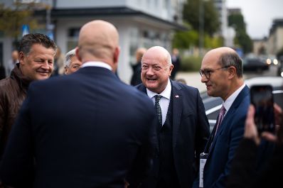 Am 3. Oktober 2025 nahm Bundeskanzler Christian Stocker (m.) am 71. &Ouml;sterreichischen Gemeindetag in Klagenfurt teil.